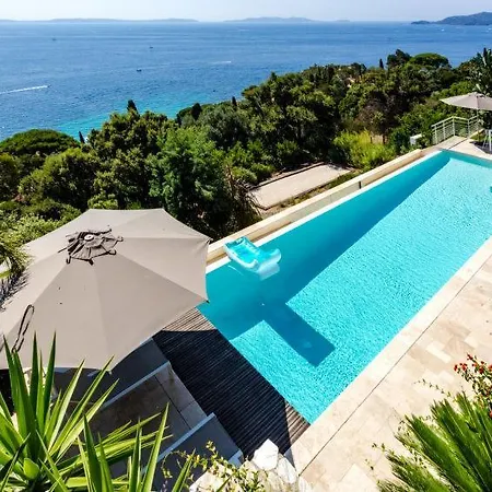 Holiday home La Fossette Sleeps 12 Pool Air Con Wifi *