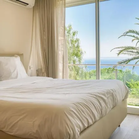 La Fossette Sleeps 12 Pool Air Con Wifi Holiday home Le Lavandou