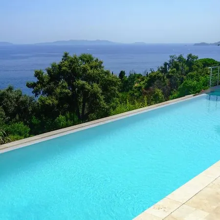 La Fossette Sleeps 12 Pool Air Con Wifi * Le Lavandou