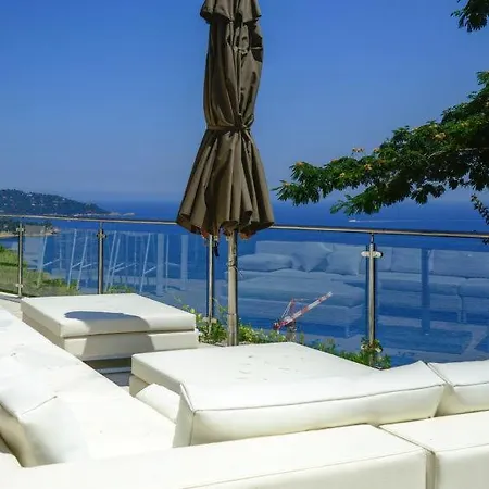 La Fossette Sleeps 12 Pool Air Con Wifi Holiday home *