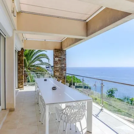 Holiday home La Fossette Sleeps 12 Pool Air Con Wifi