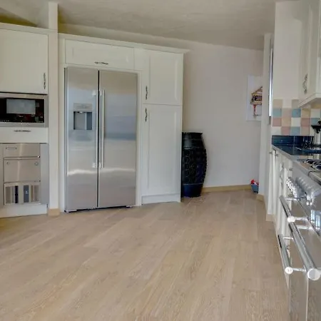 La Fossette Sleeps 12 Pool Air Con Wifi Holiday home Le Lavandou